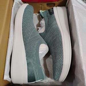 Ryka Women's Athletic Shoes in Teal and White